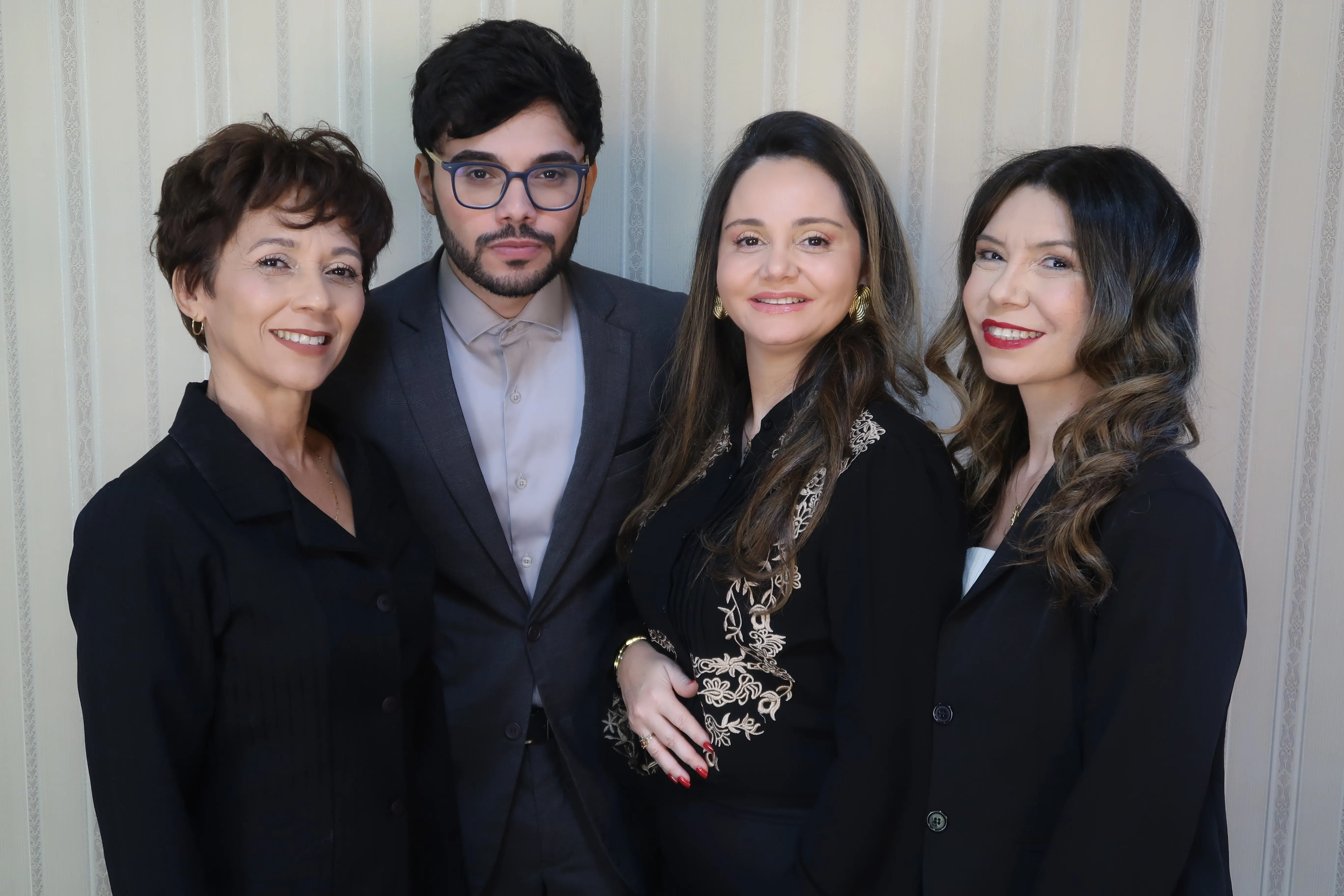 Equipe Avelino e Rossoni — Dra. Eliane Avelino, Dra. Edilma Rossoni e Dr. Helio Júnior Lopes Avelino